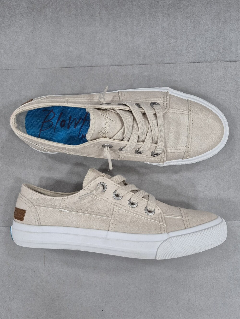 Blowfish Malibu slip on sneakers women's 7 cream vegan leather
